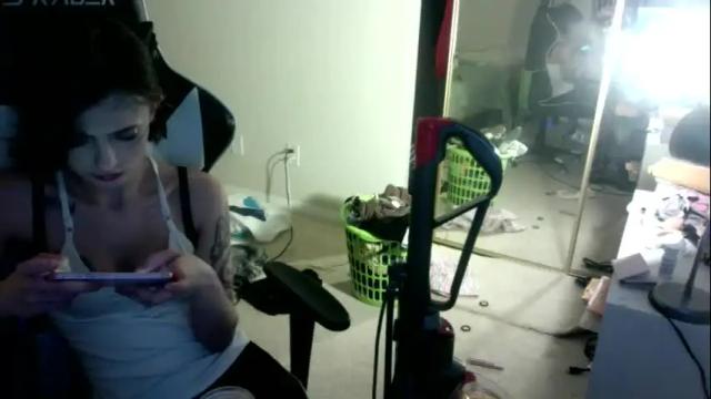 Image 6 of hentai_kittyxx Stream on Chaturbate on 19 days ago