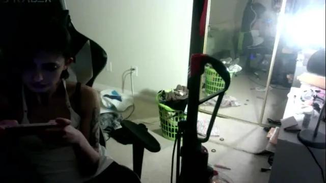 Image 8 of hentai_kittyxx Stream on Chaturbate on 19 days ago