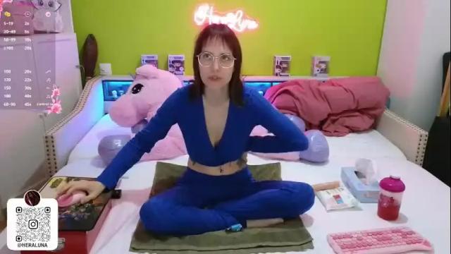 Image 2 of heraluna_ Stream on Chaturbate on 2 months ago