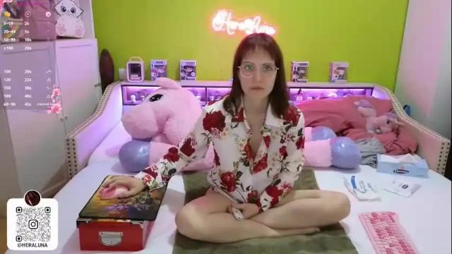 Image 2 of heraluna_ Stream on Chaturbate on 1 month ago