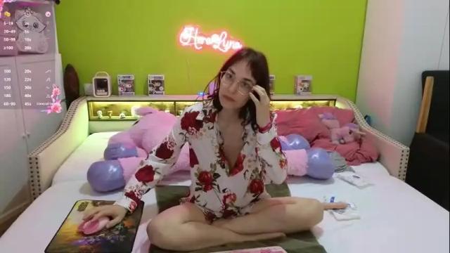 Image 2 of heraluna_ Stream on Chaturbate on 1 month ago