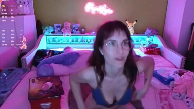 Image 3 of heraluna_ Stream on Chaturbate on 1 month ago