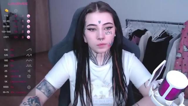 Image 3 of herbal_helpmepls Stream on Chaturbate on 13 months ago