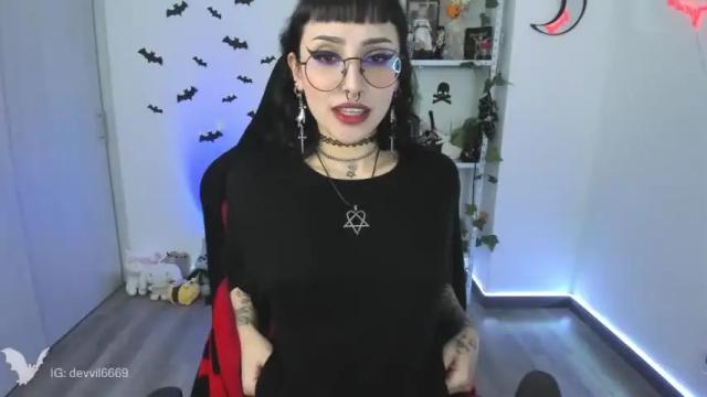 Image 8 of herinfernalmajesty Stream on Chaturbate on 14 months ago