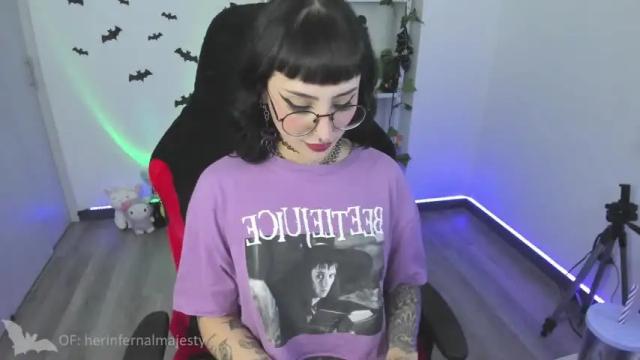 Image 4 of herinfernalmajesty Stream on Chaturbate on 13 months ago