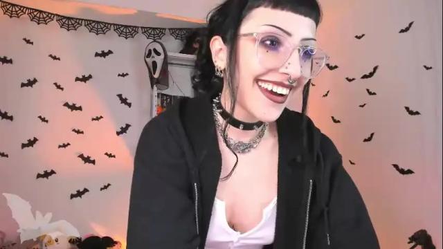 Image 2 of herinfernalmajesty Stream on Chaturbate on 1 month ago