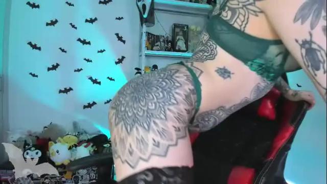 Image 3 of herinfernalmajesty Stream on Chaturbate on 4 months ago