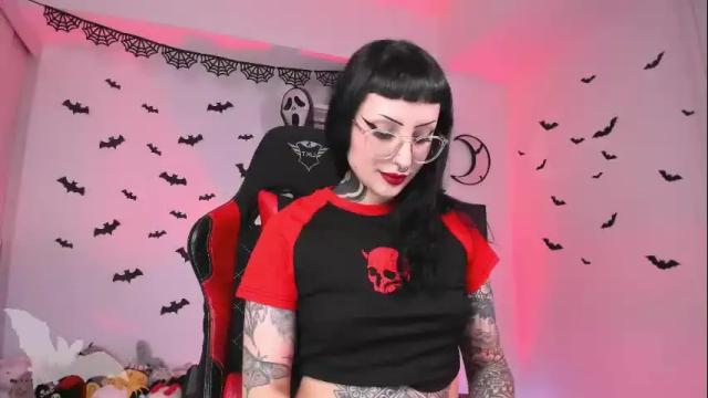 Image 4 of herinfernalmajesty Stream on Chaturbate on 3 months ago