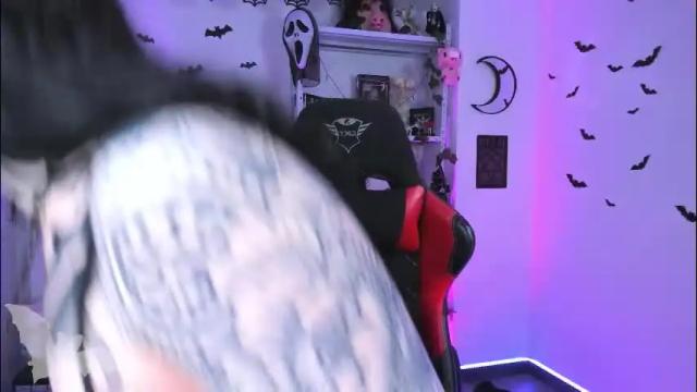 Image 3 of herinfernalmajesty Stream on Chaturbate on 3 months ago