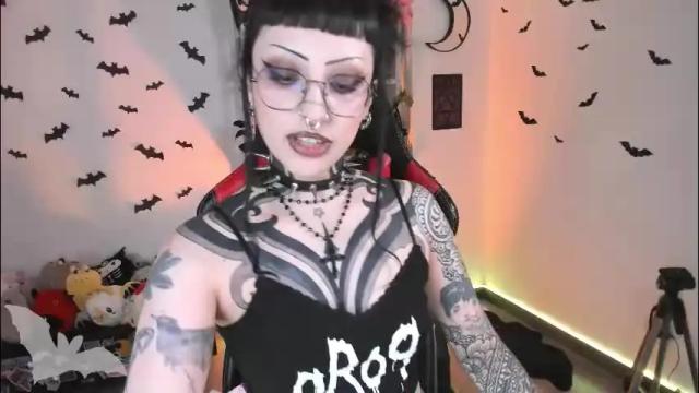Image 2 of herinfernalmajesty Stream on Chaturbate on 2 months ago