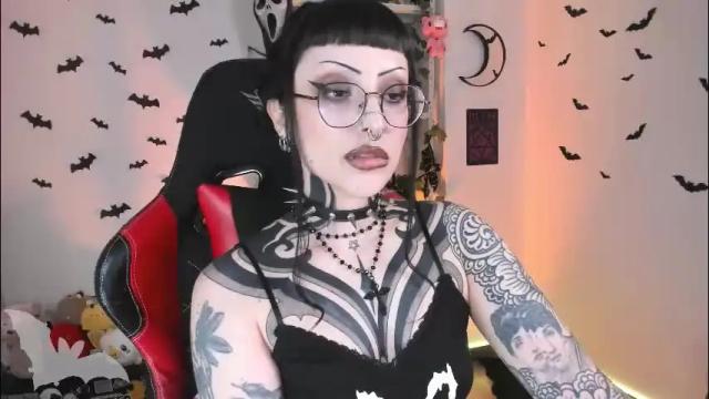 Image 4 of herinfernalmajesty Stream on Chaturbate on 2 months ago