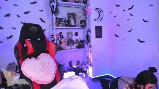 Image 2 of herinfernalmajesty Stream on Chaturbate on 2 months ago