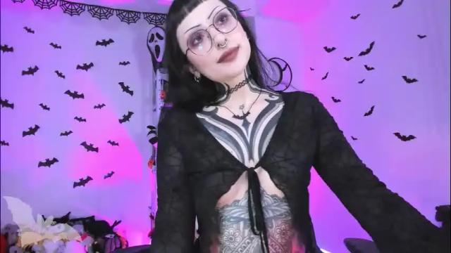 Image 4 of herinfernalmajesty Stream on Chaturbate on 1 month ago