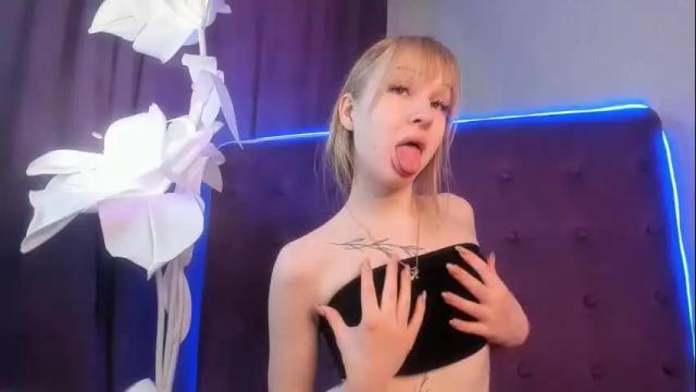 Image 12 of hermione_reid Stream on Chaturbate on 25 days ago