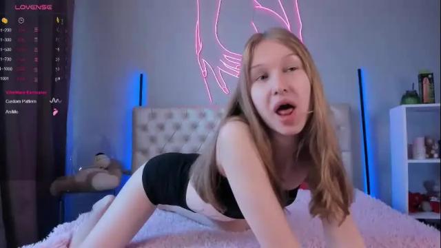 Image 6 of hermione_reid Stream on Chaturbate on 4 days ago