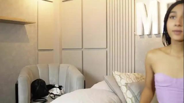 Image 10 of hermionescott Stream on Chaturbate on 2 months ago