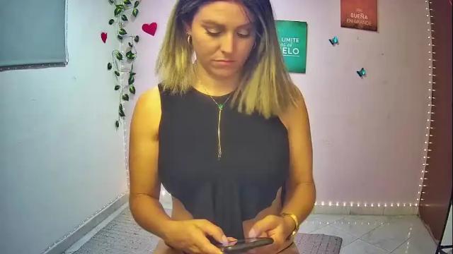 Image 2 of hestesiaxx Stream on Chaturbate on 1 month ago