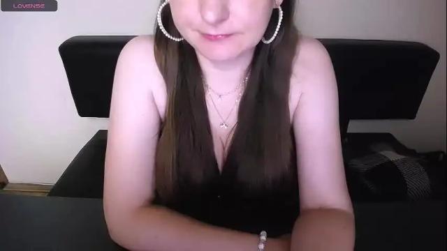 Image 3 of hetty_blueberry Stream on Chaturbate on 6 months ago