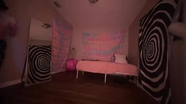 Image 2 of hexivu Stream on Chaturbate on 4 months ago
