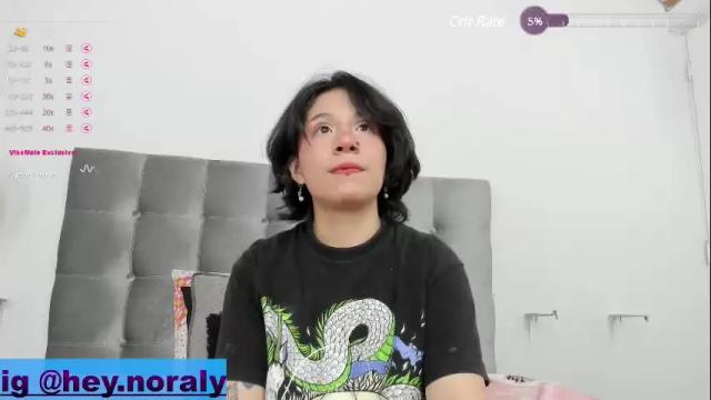 Image 10 of hey_noraly Stream on Chaturbate on 1 month ago