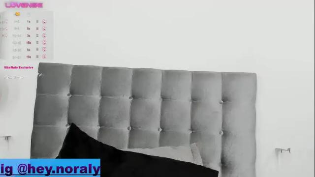 Image 12 of hey_noraly Stream on Chaturbate on 25 days ago