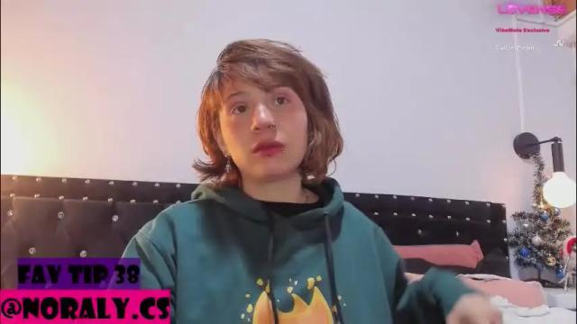 Image 2 of hey_noraly Stream on Chaturbate on 1 month ago
