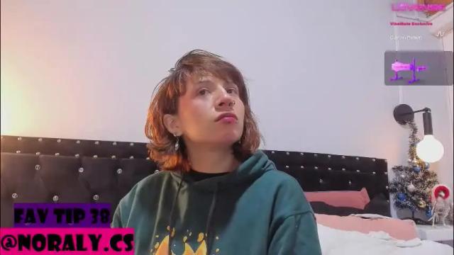 Image 3 of hey_noraly Stream on Chaturbate on 1 month ago