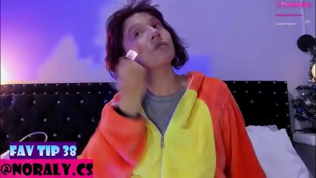 Image 4 of hey_noraly Stream on Chaturbate on 26 days ago