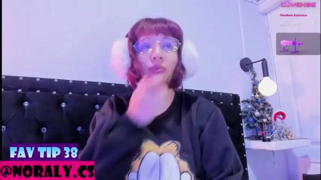 Image 8 of hey_noraly Stream on Chaturbate on 24 days ago
