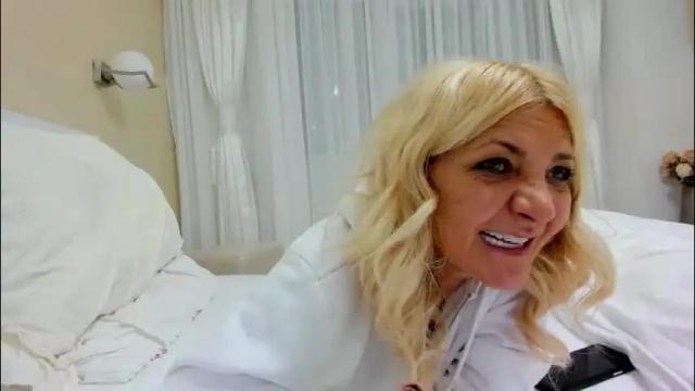 Image 2 of heyheygrey Stream on Chaturbate on 23 days ago