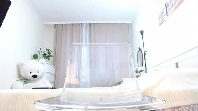 Image 2 of heyjulyhere Stream on Chaturbate on 17 months ago