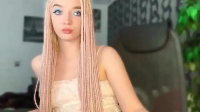 Image 3 of heyley_sativa Stream on Chaturbate on 22 months ago