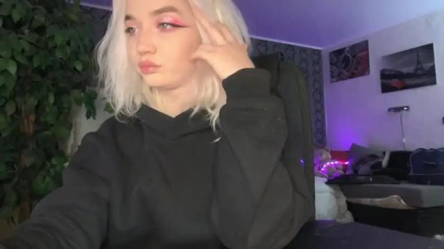 Image 2 of heyley_sativa Stream on Chaturbate on 19 months ago
