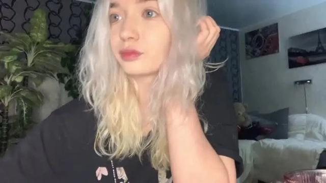 Image 3 of heyley_sativa Stream on Chaturbate on 19 months ago