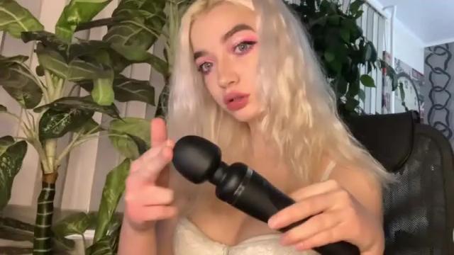 Image 12 of heyley_sativa Stream on Chaturbate on 19 months ago