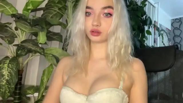 Thumbnail 3, heyley_sativa's Stream at Chaturbate, 19 months ago