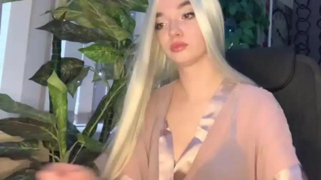 Image 2 of heyley_sativa Stream on Chaturbate on 17 months ago