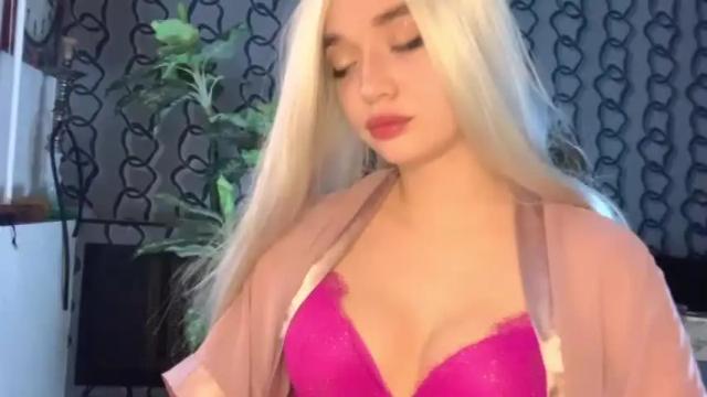 Image 3 of heyley_sativa Stream on Chaturbate on 16 months ago