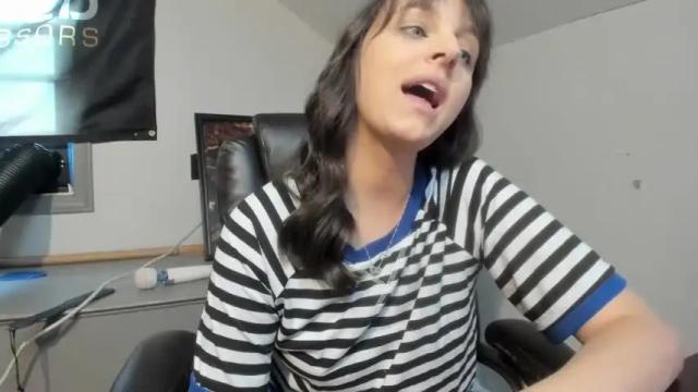 Image 7 of hi_cut_cutie Stream on Chaturbate on 2 months ago