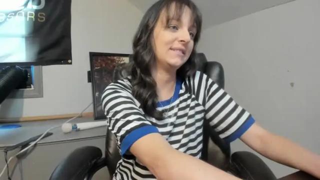 Image 8 of hi_cut_cutie Stream on Chaturbate on 2 months ago