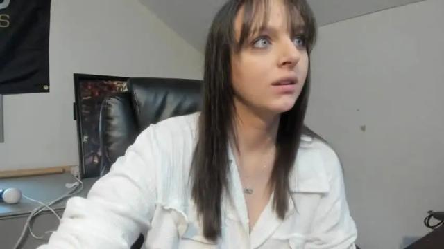 Image 7 of hi_cut_cutie Stream on Chaturbate on 1 month ago