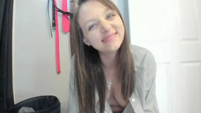 Image 4 of hi_cut_cutie Stream on Chaturbate on 26 days ago