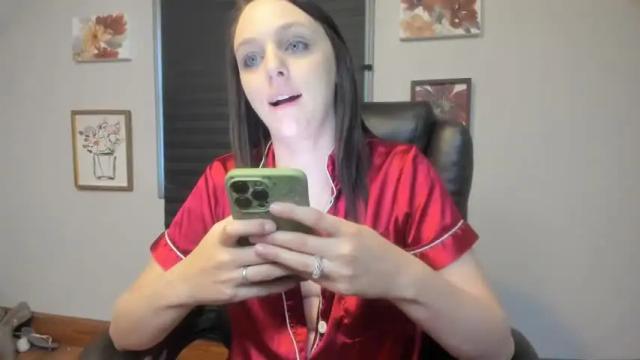 Image 3 of hi_cut_cutie Stream on Chaturbate on 24 days ago