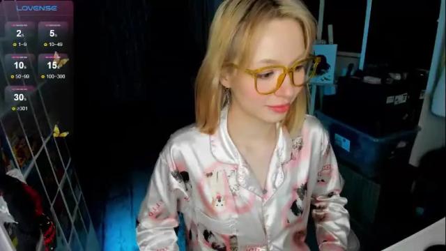 Image 7 of hi_diana Stream on Chaturbate on 2 months ago
