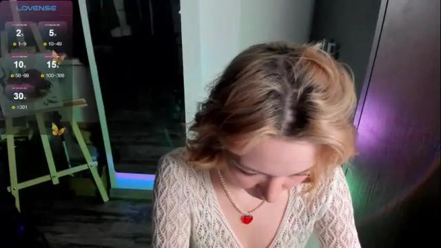 Image 7 of hi_diana Stream on Chaturbate on 1 month ago