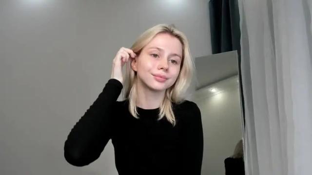 Image 6 of hi_popsy Stream on Chaturbate on 15 days ago