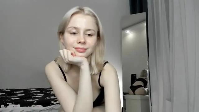 Image 3 of hi_popsy Stream on Chaturbate on 3 days ago