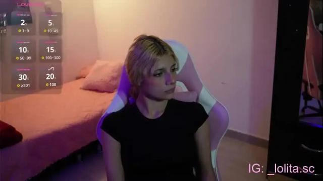 Image 3 of hi_scarlett Stream on Chaturbate on 22 days ago