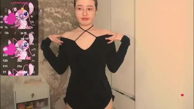 Image 2 of hiaru_cutie Stream on Chaturbate on 1 month ago