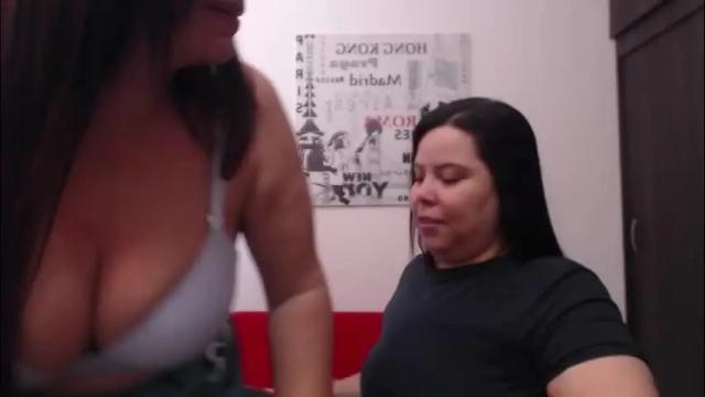 Image 3 of hidden_tinna Stream on Chaturbate on 1 day ago